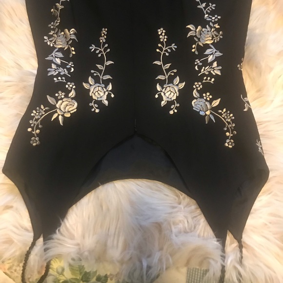 Maggy London black embroidery size 6 Dress - Picture 6 of 7